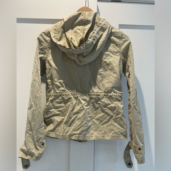 Women’s tan spring jacket - Picture 2 of 4